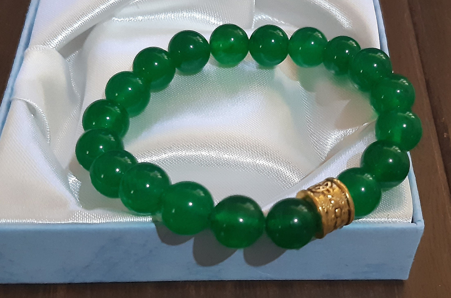 Natural green jade 10mm Beaded stretch bracelet