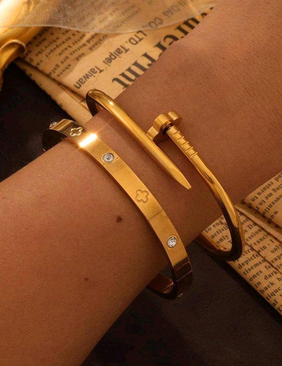 2pcs Stainless Steel Nail & 4-Leaf Clover Bracelet Matching Set